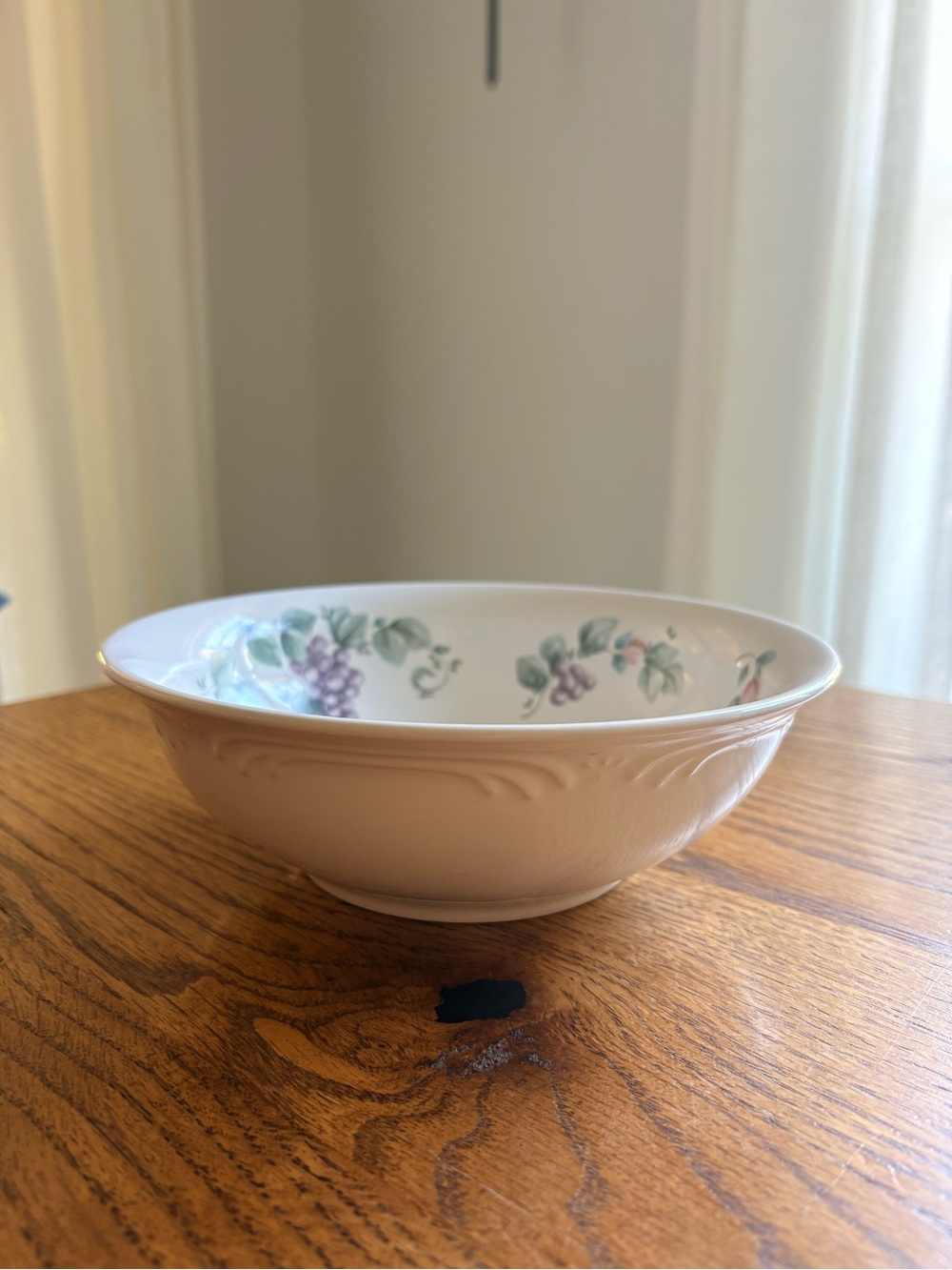 Pfaltzgraff Grapevine White 7.5” Serving Bowl
